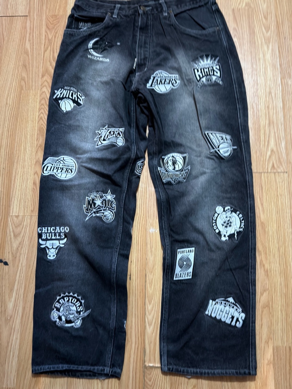 Black NBA Logo Patch Men's Jeans - Team Graphic Denim baggy y2k